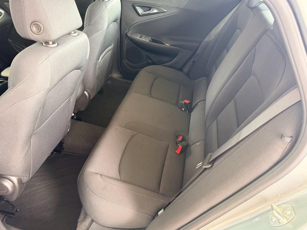 Used 2025 Chevrolet Malibu LS FWD image 28