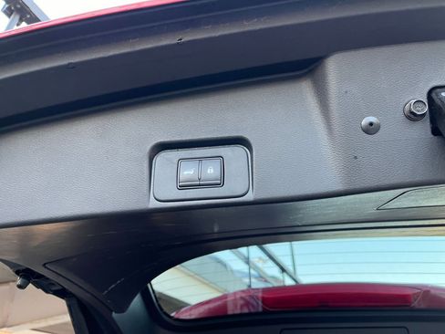 Used 2025 Nissan Rogue SV image 23