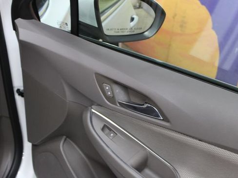 Used 2018 Chevrolet Cruze LT w/ Convenience Package FWD image 11