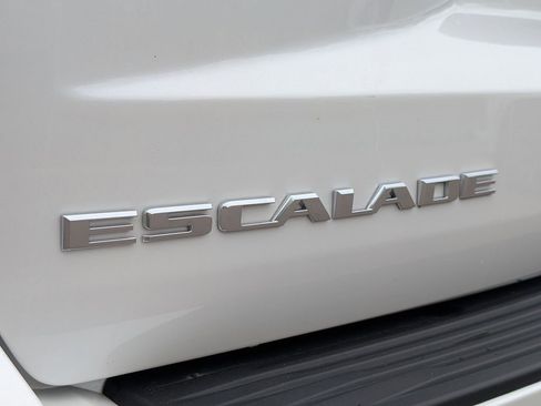 Used 2025 Cadillac Escalade V AWD/4WD image 9