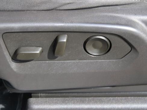 Used 2025 Chevrolet Silverado 1500 LT image 35