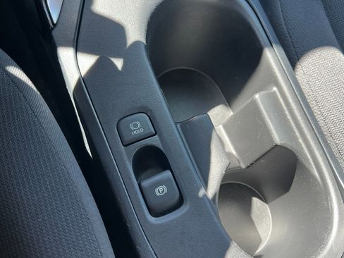 Used 2023 Toyota Corolla LE image 28