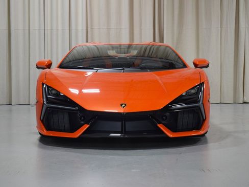 Used 2025 Lamborghini Revuelto image 9