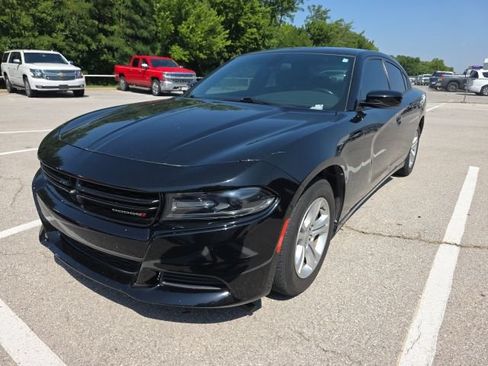 Used 2019 Dodge Charger SXT RWD image 1