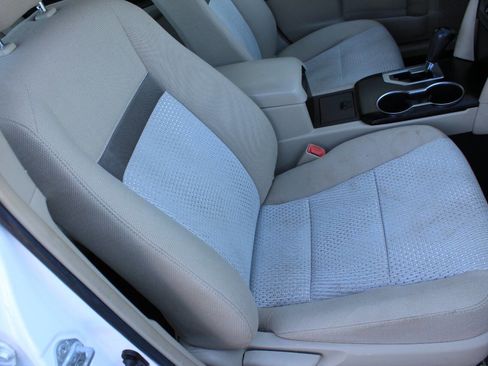 Used 2012 Toyota Camry LE image 19
