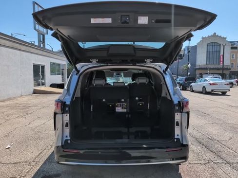 Certified 2024 Toyota Sienna Limited AWD/4WD image 15