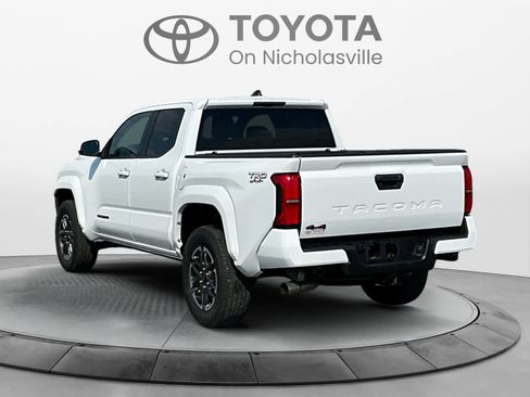Used 2025 Toyota Tacoma TRD Sport image 4
