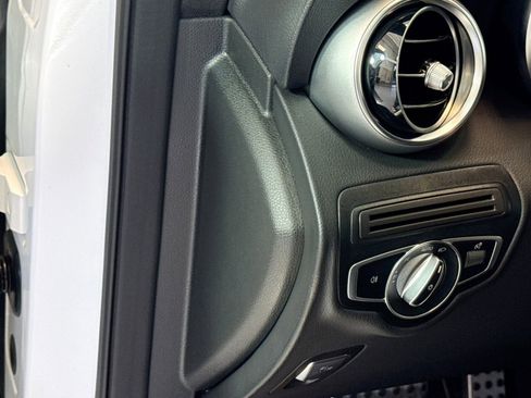 Used 2022 Mercedes-Benz GLC 300 4MATIC image 10