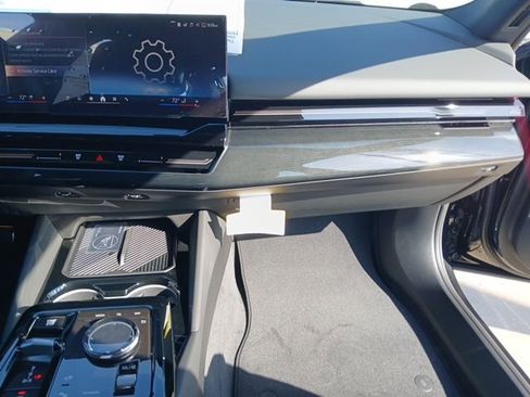 New 2026 BMW 530i 530i Loaner image 19