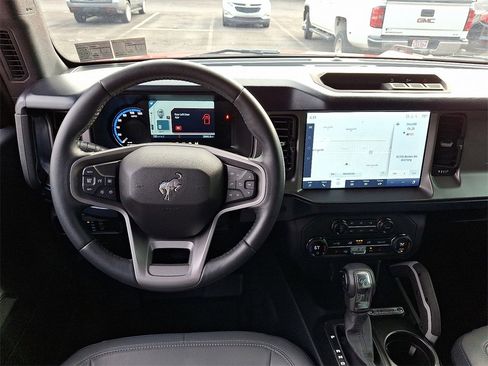 Used 2023 Ford Bronco Outer Banks image 12