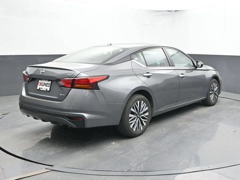 Used 2024 Nissan Altima 2.5 SV AWD/4WD image 9
