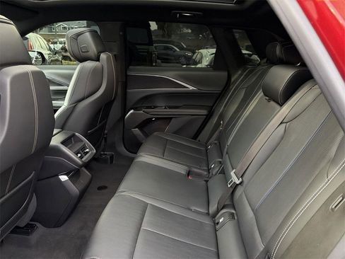 Certified 2024 Cadillac Lyriq Luxury image 24