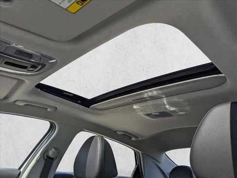 Used 2024 Hyundai Elantra Limited image 18