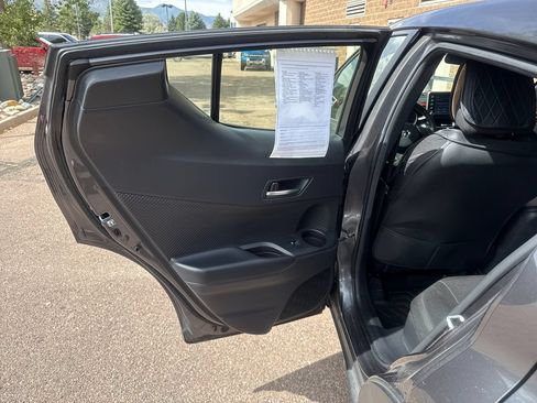 Used 2019 Toyota C-HR XLE FWD image 20