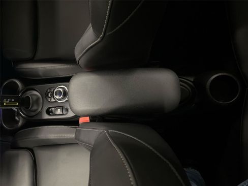 Used 2022 MINI Cooper SE FWD image 26
