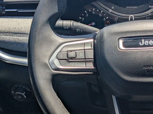 Used 2024 Jeep Compass Latitude AWD/4WD image 19