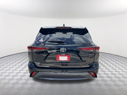 New 2026 Toyota Highlander Limited AWD/4WD image 6
