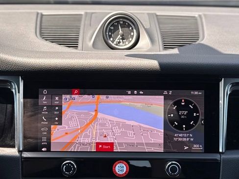 Certified 2026 Porsche Macan AWD/4WD image 27