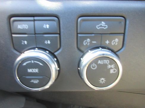 New 2026 GMC Sierra 1500 SLE w/ X31 Off-Road Package image 16