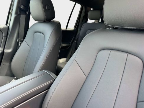 New 2025 Mercedes-Benz GLB 250 250 4MATIC SUV image 22