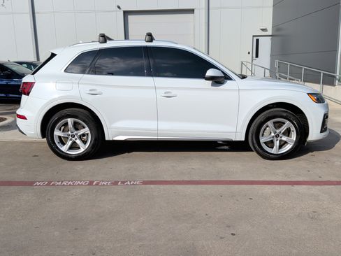 Certified 2023 Audi Q5 Premium w/ Convenience Package image 11