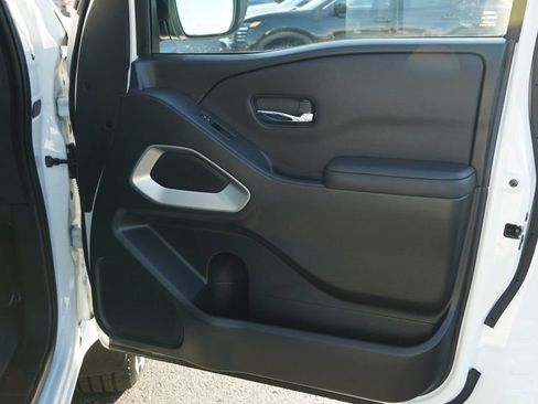 Used 2024 Nissan Frontier SV w/ Technology Package image 23