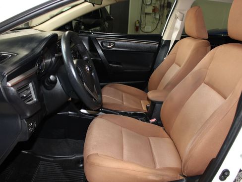 Used 2014 Toyota Corolla LE FWD image 21