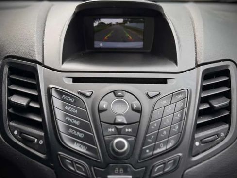 Used 2019 Ford Fiesta SE FWD image 11