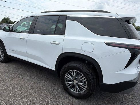 New 2026 Chevrolet Traverse LT FWD image 10
