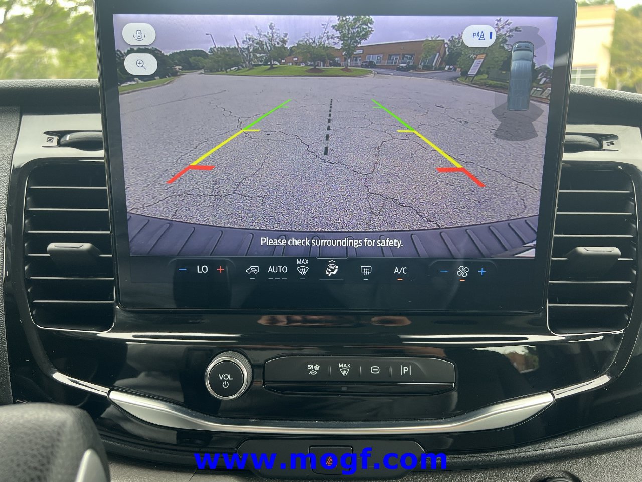 Used 2025 Ford Transit 350 XLT RWD image 6