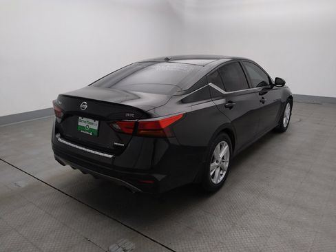 Used 2021 Nissan Altima 2.0 SR image 9