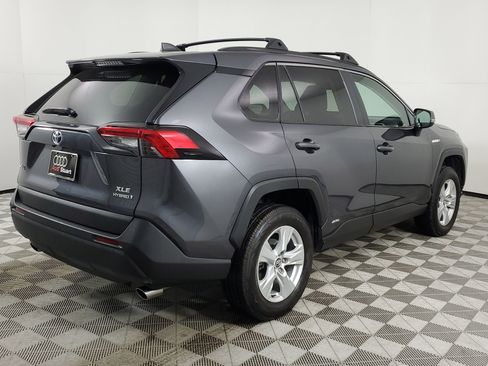 Used 2021 Toyota RAV4 XLE w/ Convenience Package image 10