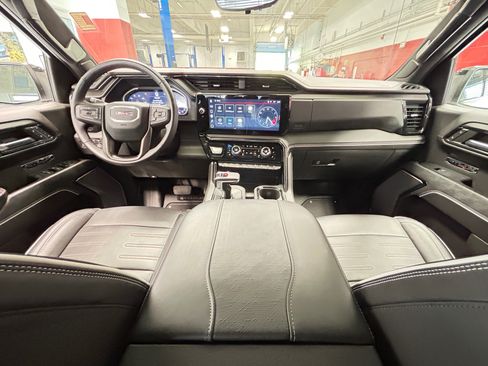 Used 2023 GMC Sierra 1500 AT4X AWD/4WD image 22