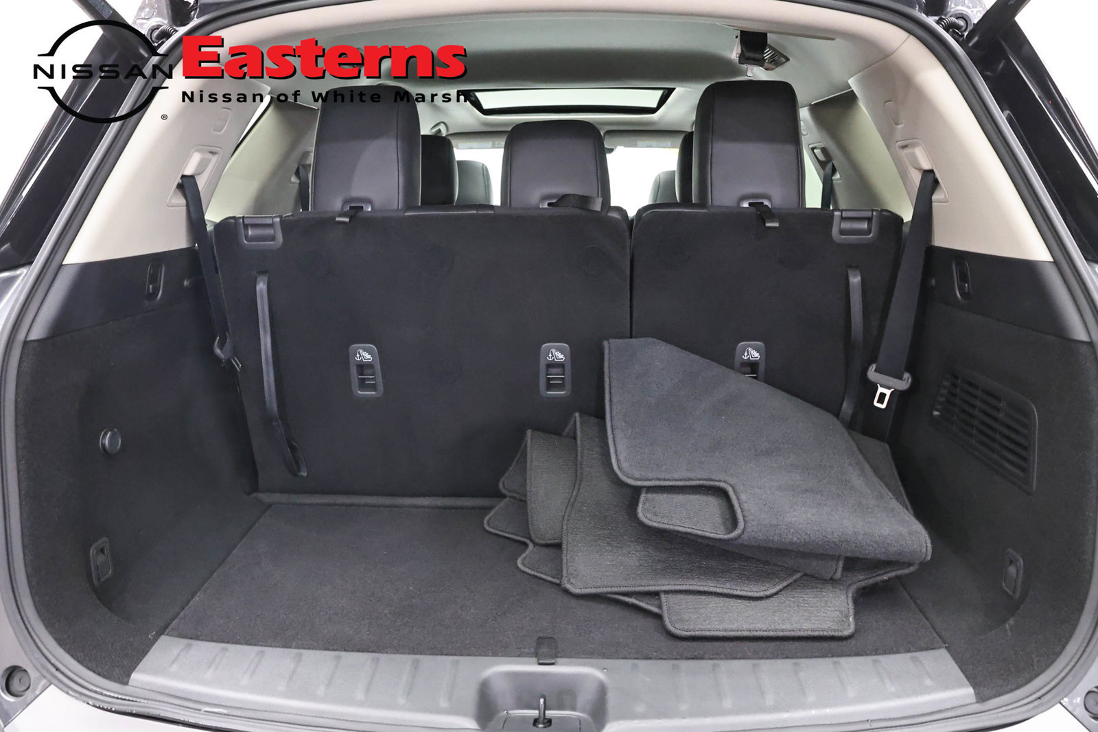 Used 2024 Nissan Pathfinder SL AWD/4WD image 9