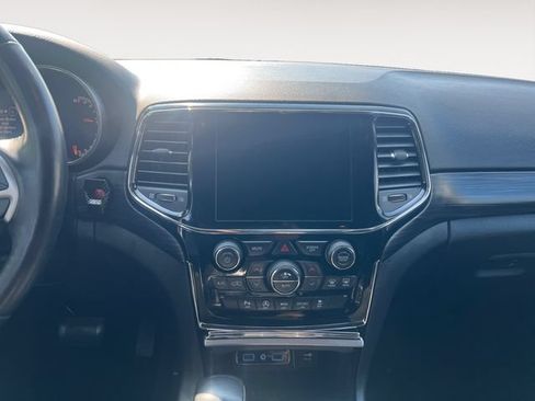 Used 2019 Jeep Grand Cherokee Altitude AWD/4WD image 15