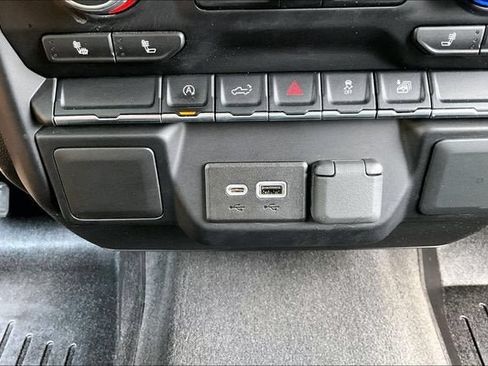 Used 2022 Chevrolet Silverado 1500 LT AWD/4WD image 24