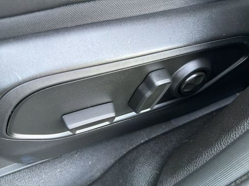 Used 2023 Jeep Grand Cherokee L Limited w/ Luxury Tech Group II image 15