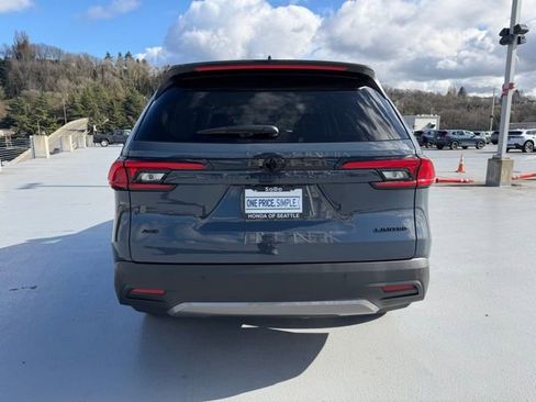 Used 2024 Toyota Grand Highlander Limited image 8