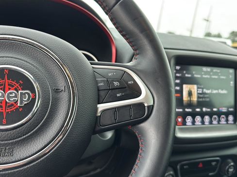 Used 2019 Jeep Compass Trailhawk image 19