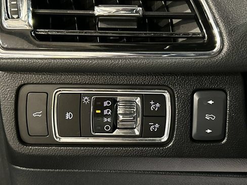 Used 2023 Lincoln Navigator L Reserve AWD/4WD image 20