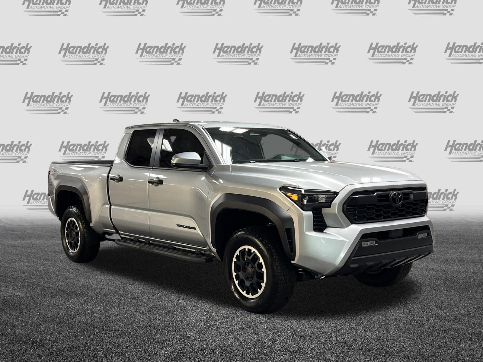 Certified 2025 Toyota Tacoma TRD Off-Road AWD/4WD image 2