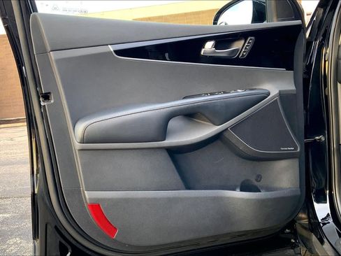 Used 2019 Kia Sorento SX image 22