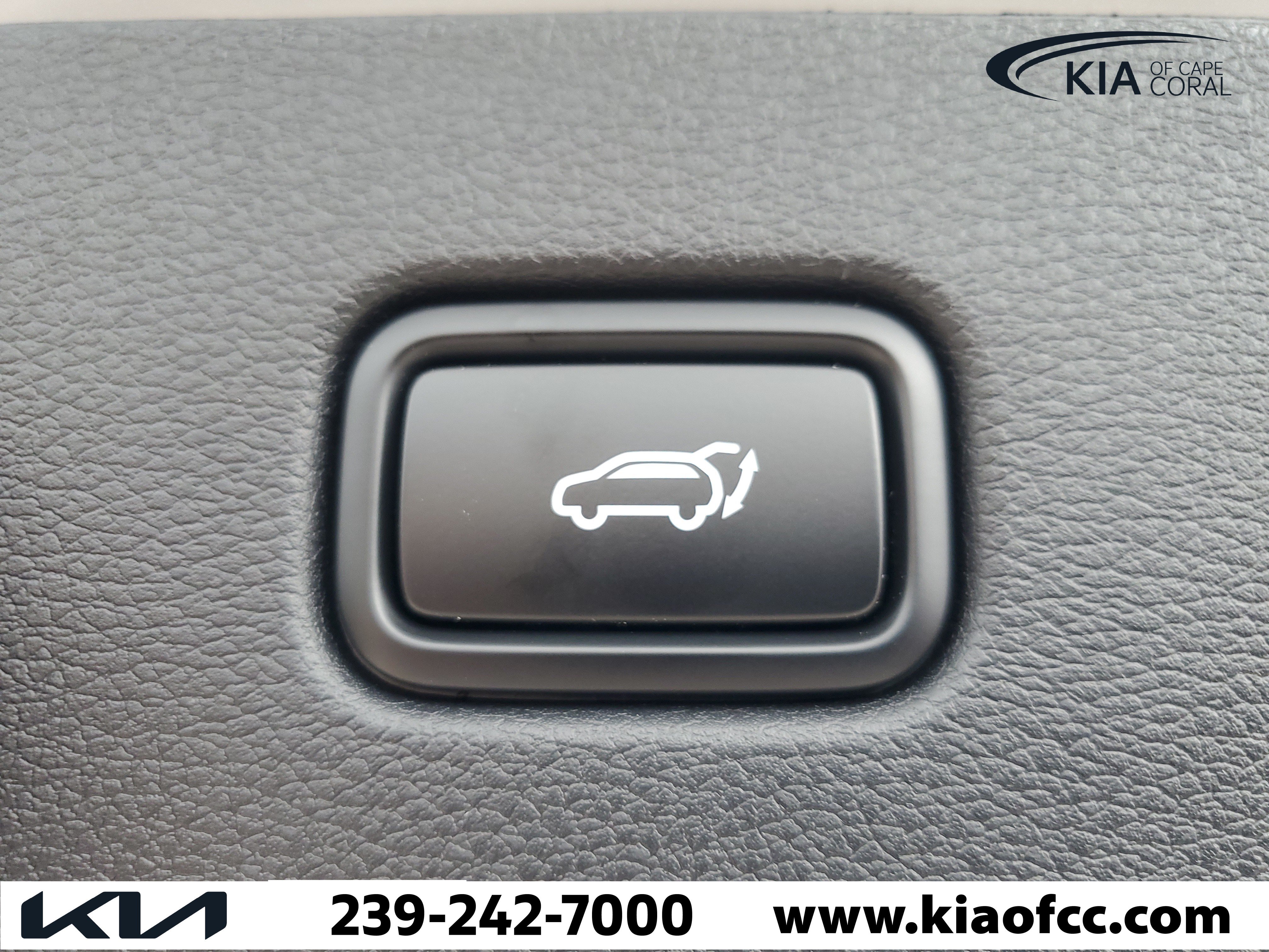 New 2026 Kia Sportage SX FWD image 8