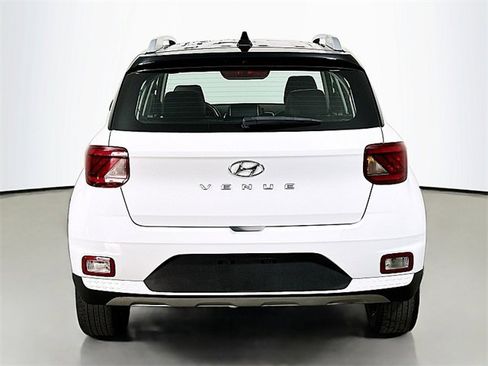 Used 2022 Hyundai Venue Limited image 6