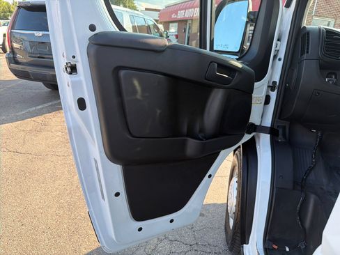 Used 2026 RAM ProMaster 2500 w/ Convenience Group FWD image 12