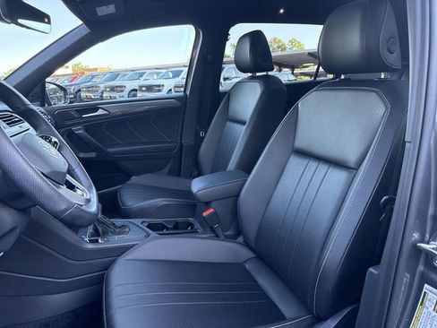 Used 2024 Volkswagen Tiguan SE R-Line FWD image 11