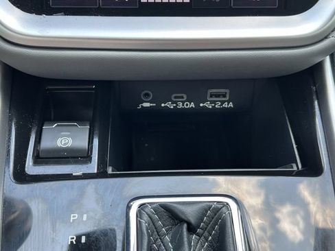 Used 2023 Subaru Outback Premium AWD/4WD image 20