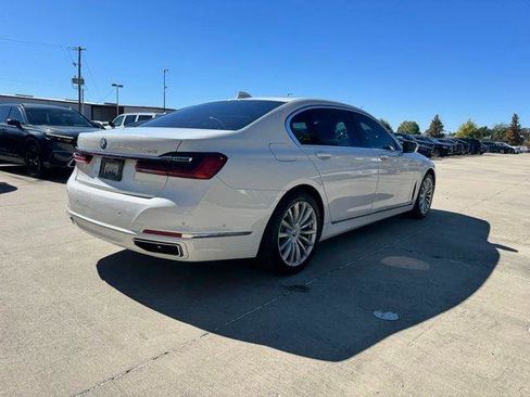 Used 2020 BMW 740i image 26