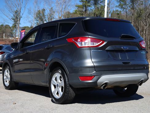 Used 2015 Ford Escape SE image 3