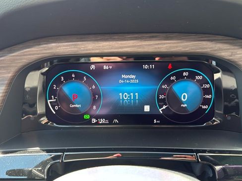 New 2025 Volkswagen Atlas SEL image 11